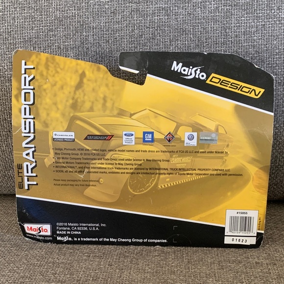 Maisto Design Transport Flatbed with Blue Volkswagen Van Samba Diecast Car Toy - Picture 2 of 3